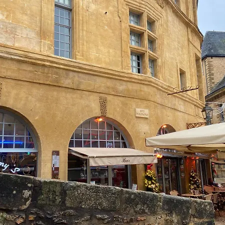 Le Logis - Lescapade-medievale *