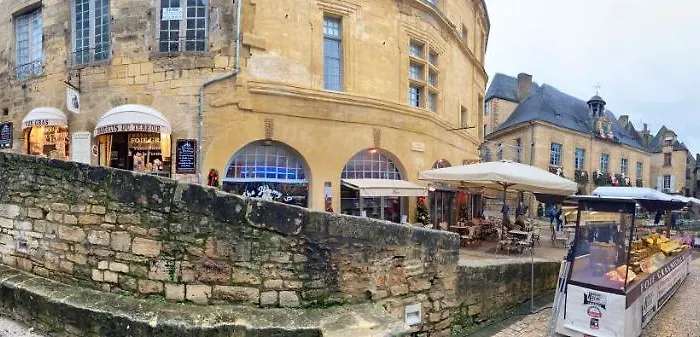 Le Logis - Lescapade-medievale アパート