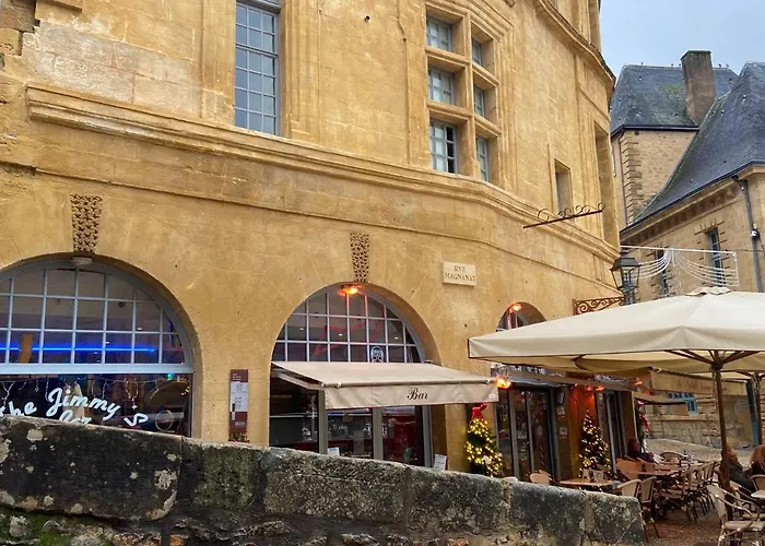 Le Logis - Lescapade-medievale *