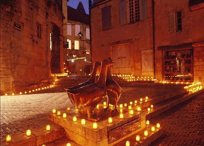 Le Logis - Lescapade-medievale Sarlat-la-Canéda